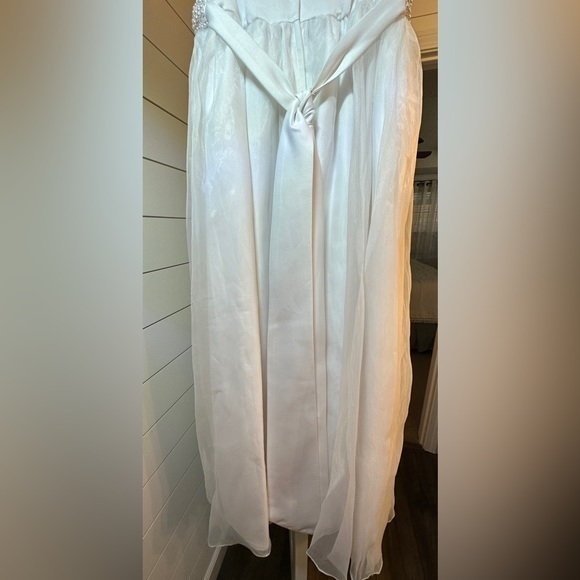 David’s‎ Bridal White with Pearls Flower Girl Dress Size 10 - Picture 4 of 8